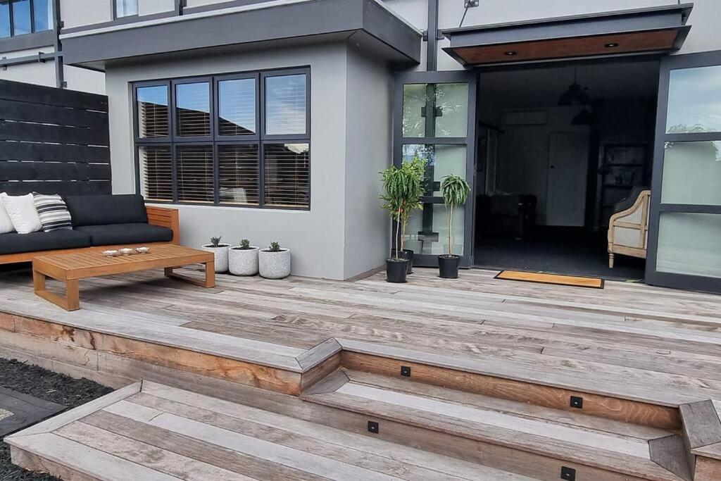 Apartment 5 - Haddin Court - Modern Loft Style بلينهايم المظهر الخارجي الصورة