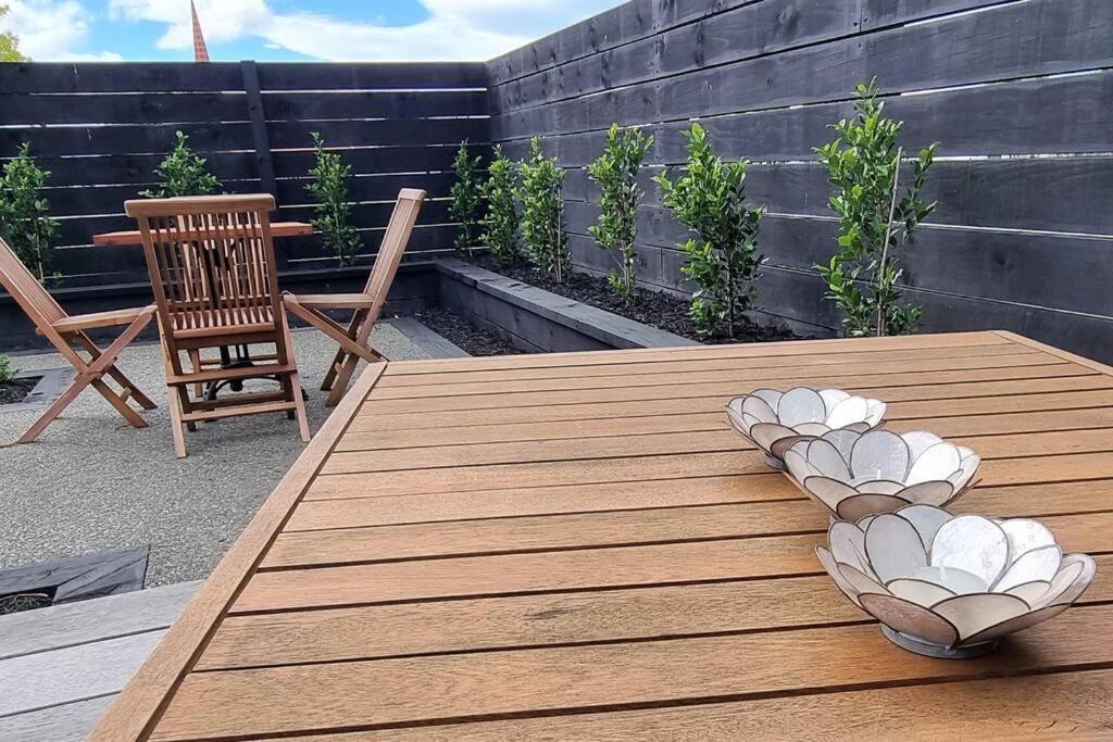 Apartment 5 - Haddin Court - Modern Loft Style بلينهايم المظهر الخارجي الصورة